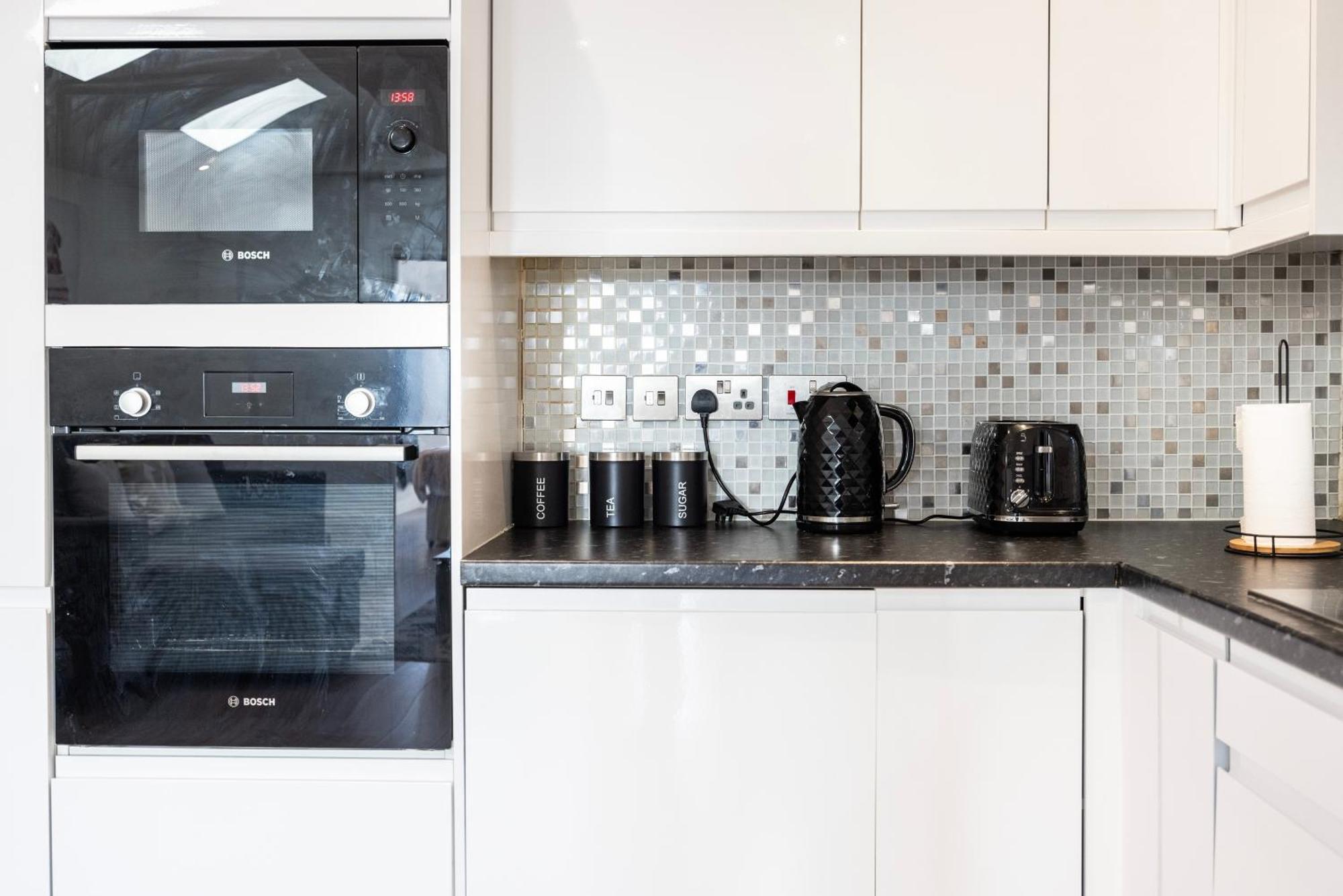 Modern 3 Bedroom With Ensuite Londra