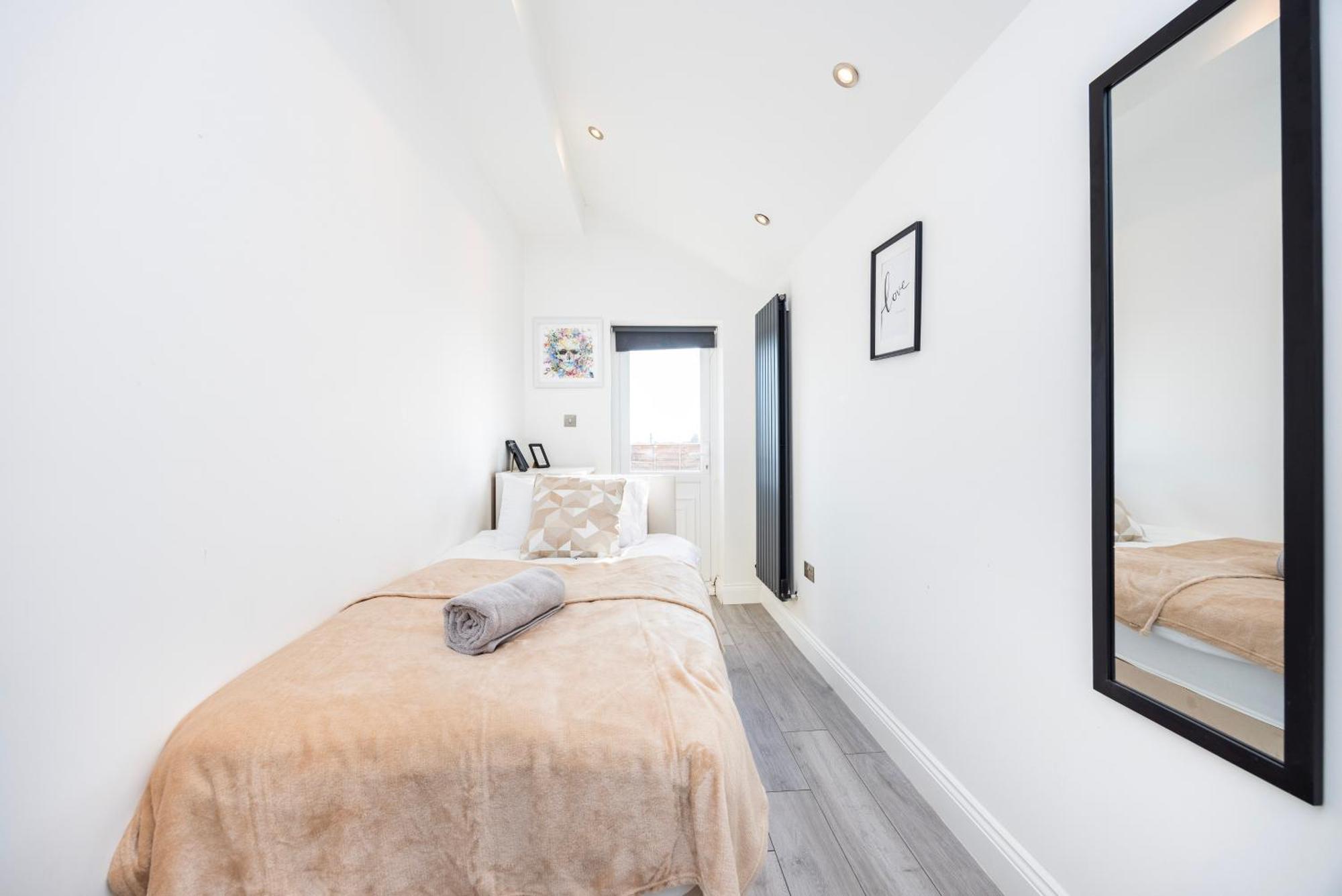 Appartamento Modern 3 Bedroom With Ensuite *